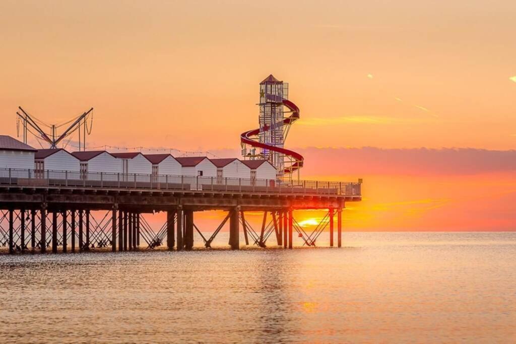 Grand 2 Bed Georgian Apartment At Florence House With King Bed, In The Heart Of Herne Bay & 300M From Beach ภายนอก รูปภาพ