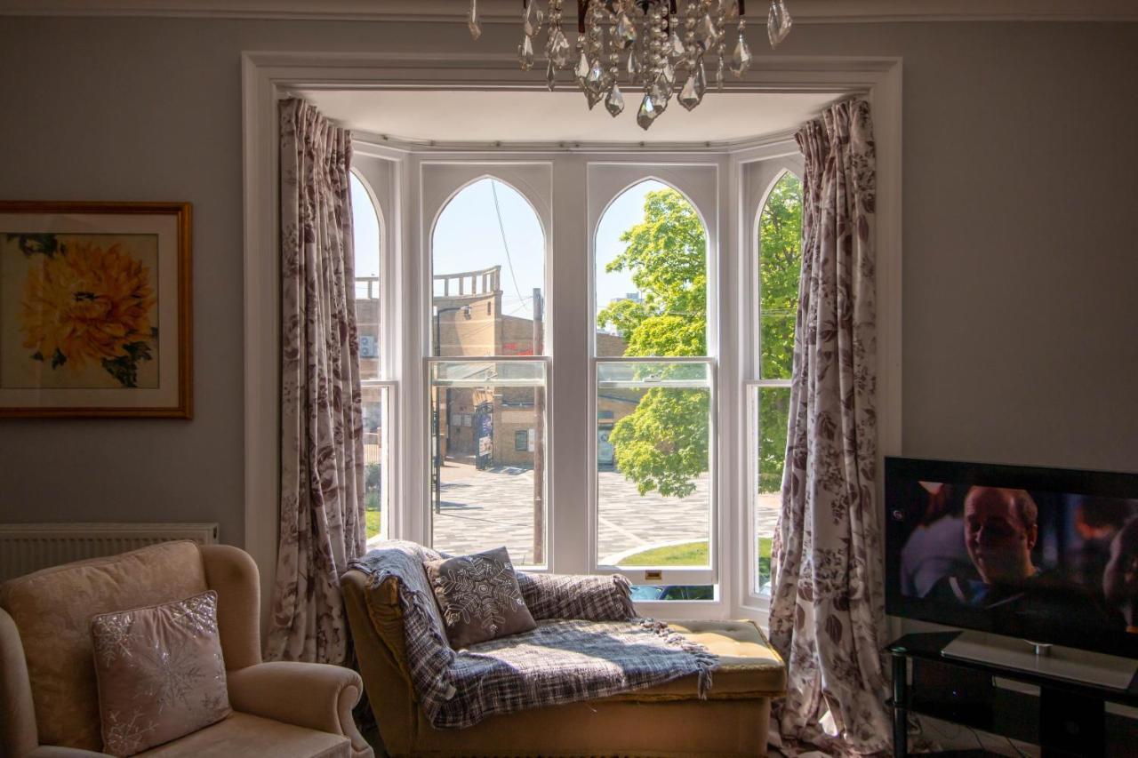 Grand 2 Bed Georgian Apartment At Florence House With King Bed, In The Heart Of Herne Bay & 300M From Beach ภายนอก รูปภาพ