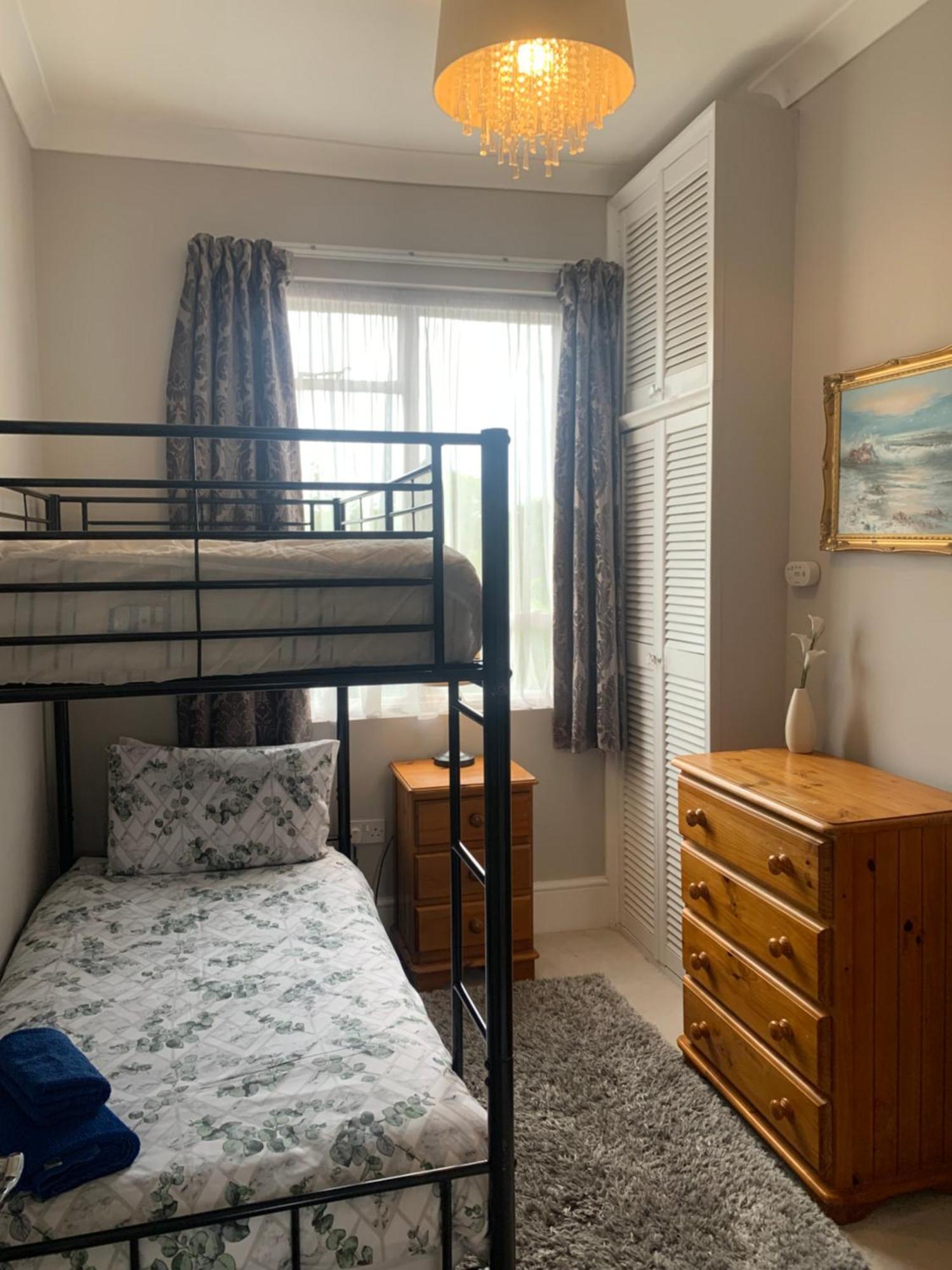 Grand 2 Bed Georgian Apartment At Florence House With King Bed, In The Heart Of Herne Bay & 300M From Beach ภายนอก รูปภาพ