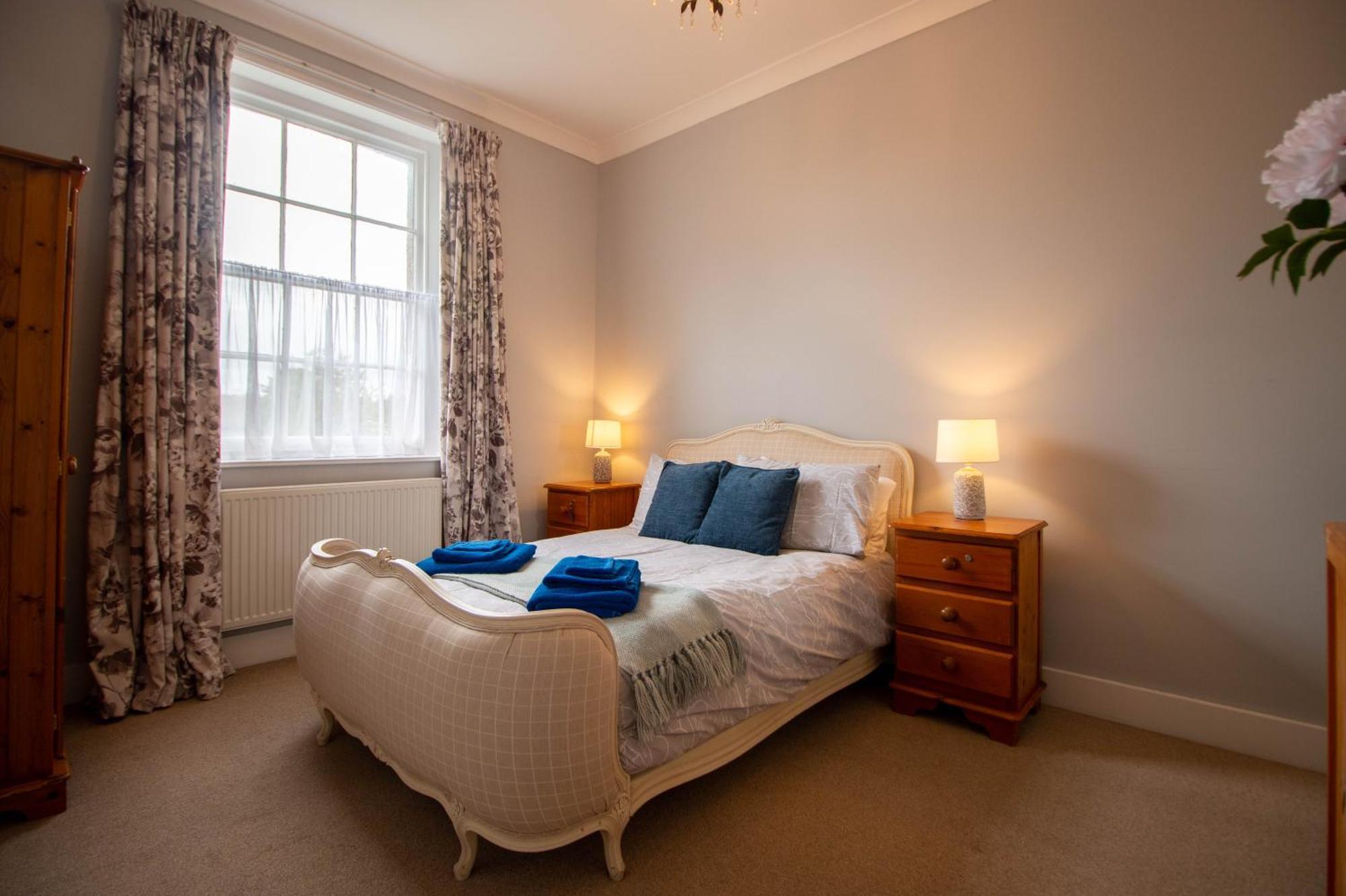 Grand 2 Bed Georgian Apartment At Florence House With King Bed, In The Heart Of Herne Bay & 300M From Beach ภายนอก รูปภาพ